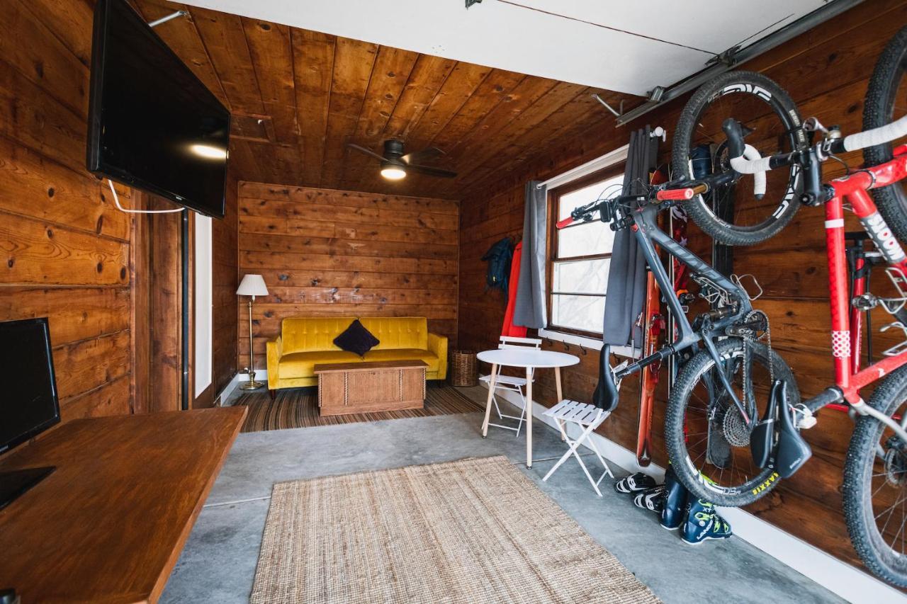 Left Coast Lodge - Pet Friendly Систерс Экстерьер фото
