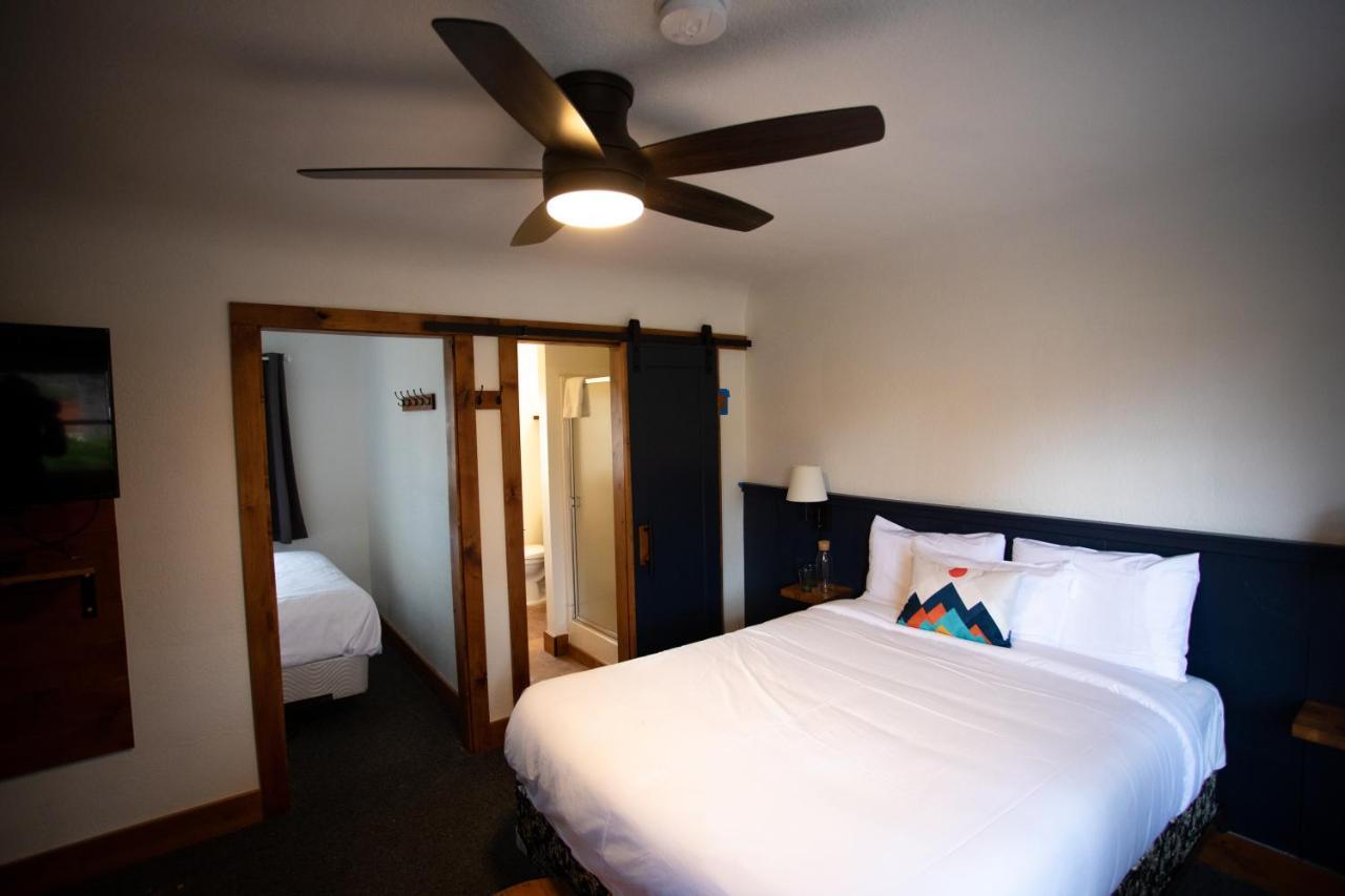 Left Coast Lodge - Pet Friendly Систерс Экстерьер фото