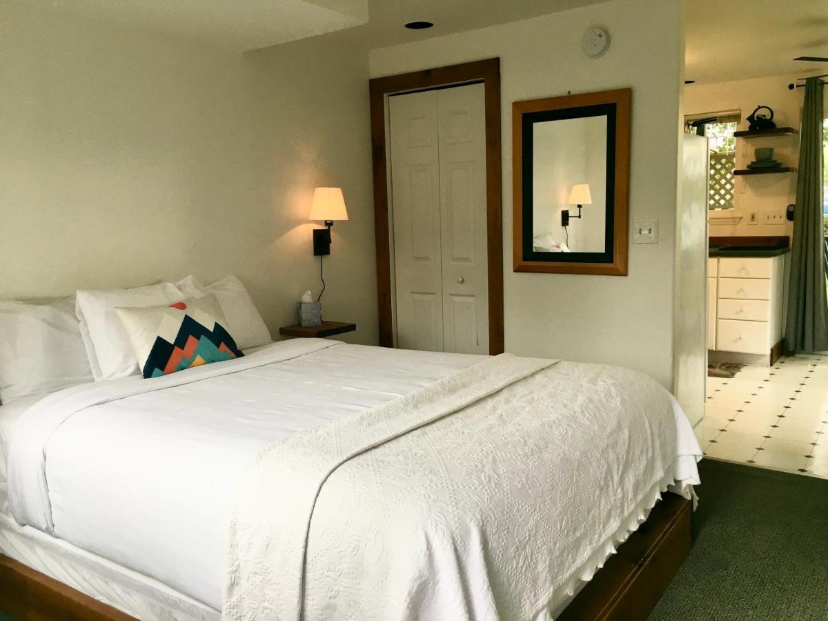 Left Coast Lodge - Pet Friendly Систерс Экстерьер фото