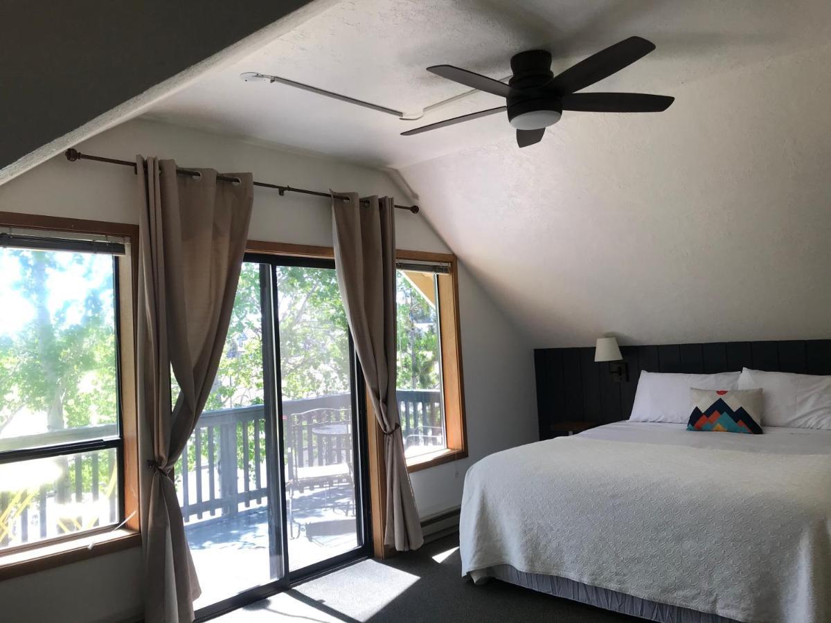 Left Coast Lodge - Pet Friendly Систерс Экстерьер фото
